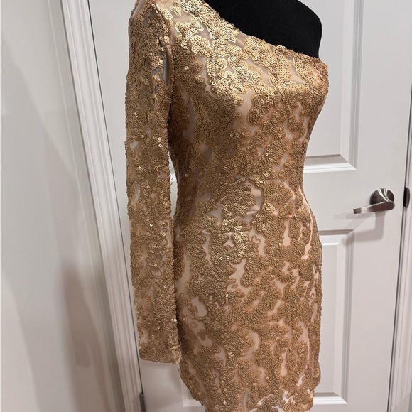 Elegant Gold One Shoulder Dress - Picture 2 of 9